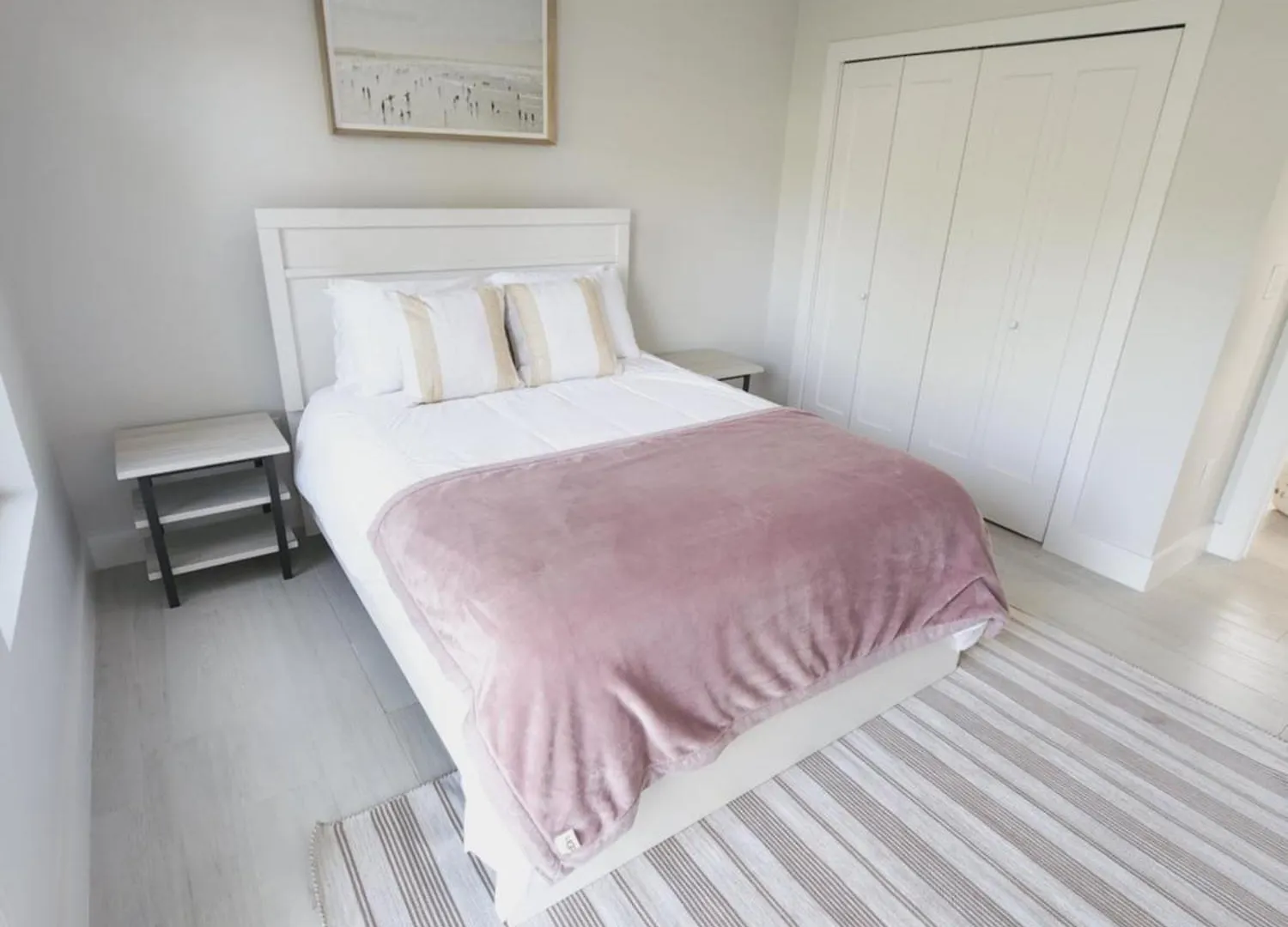 Modern 2 Bedroom Walking Distance To The Beach! West Bay