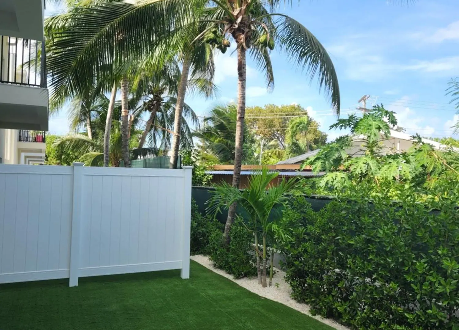 Apartment Modern 2 Bedroom Walking Distance To The Beach! West Bay