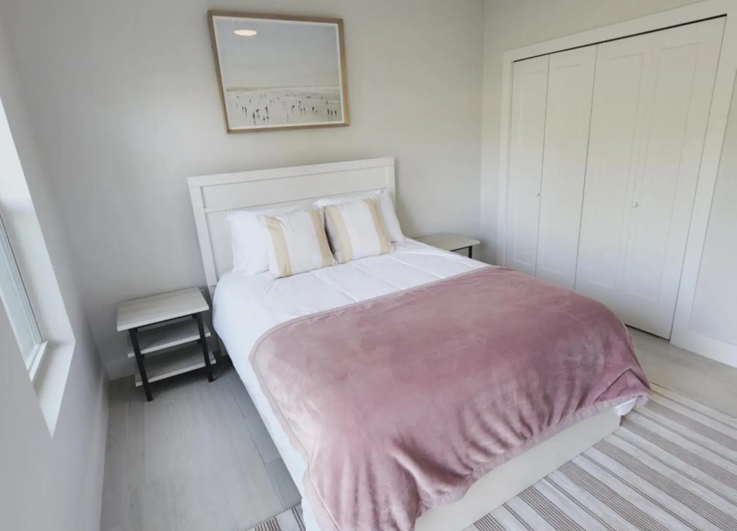 Modern 2 Bedroom Walking Distance To The Beach! West Bay